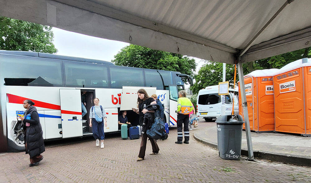 240621 Akkrum station reizigerperbus 2 1000