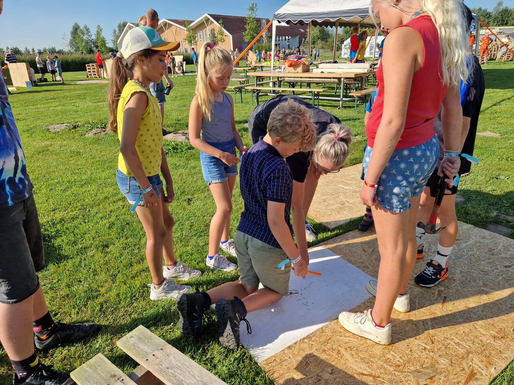 240828 Akkrum Spikerspulwike dag1 bouw 2