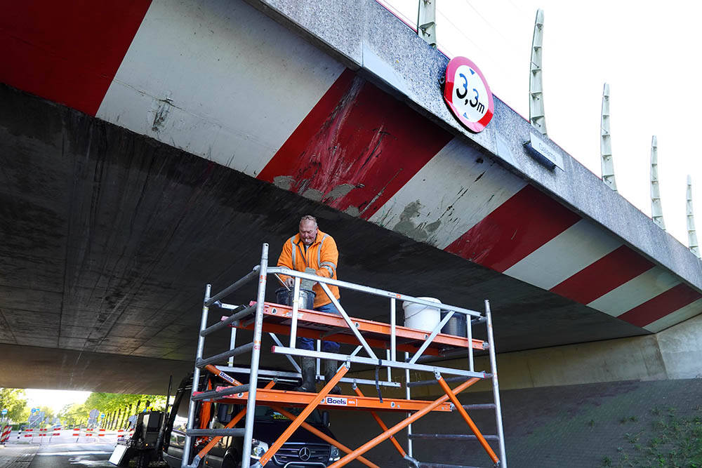 240930 Akkrum Boarnsterdyk viaduct reparatie2 1000