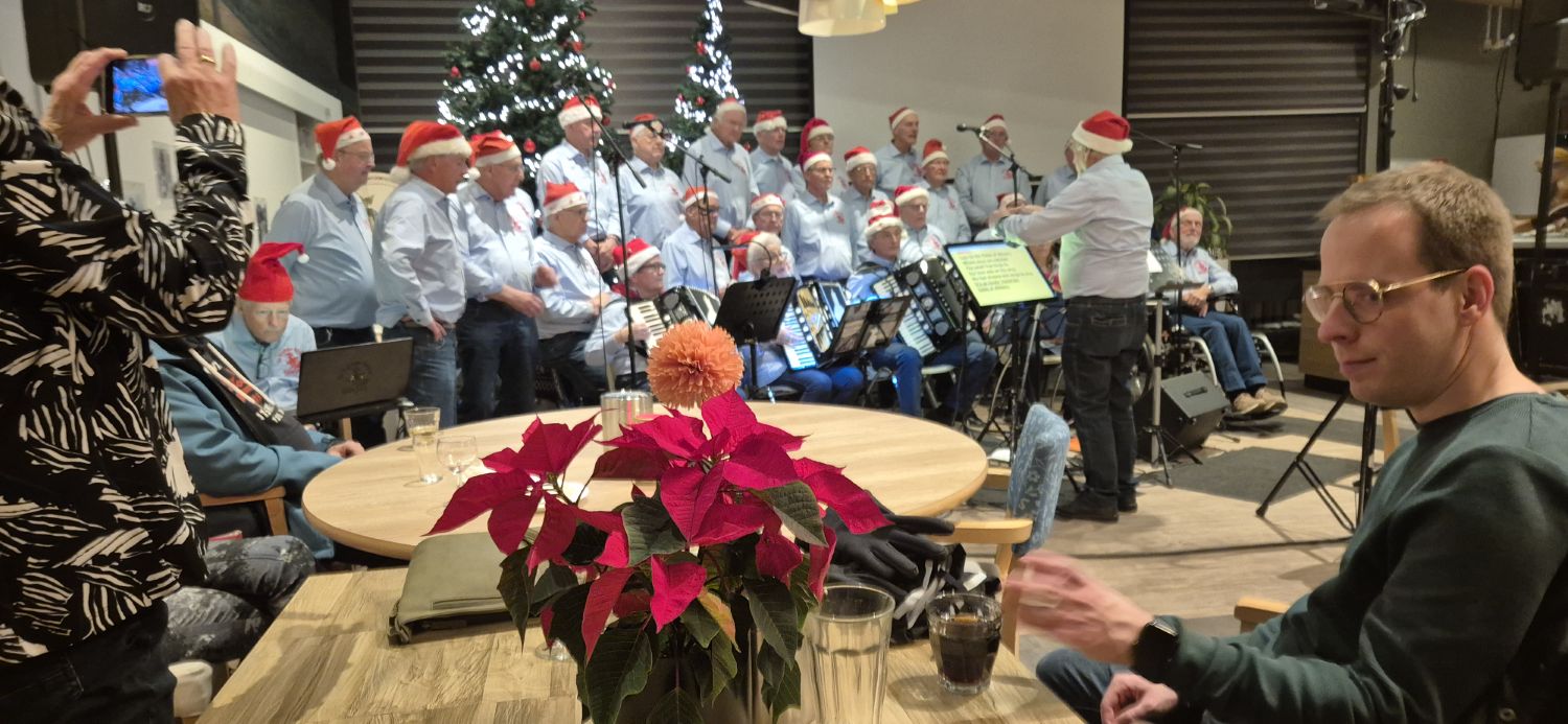 241213 Akkrum kerstmarkt Leppehiem 2 c NoordoostNl 1500