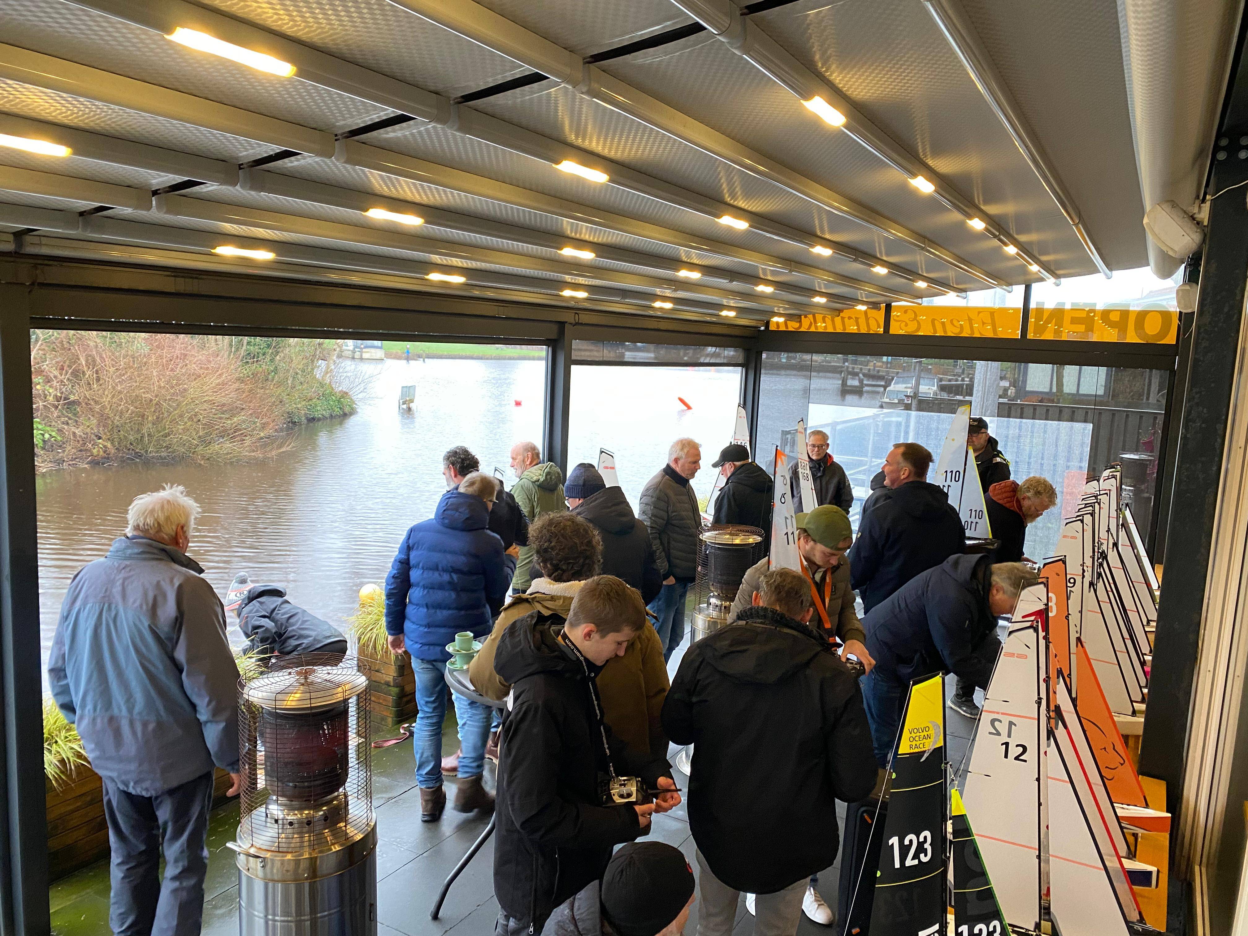 2025 25 RC zeilers van AWS Eendracht verzamelen zich in de winterserre van Goerres