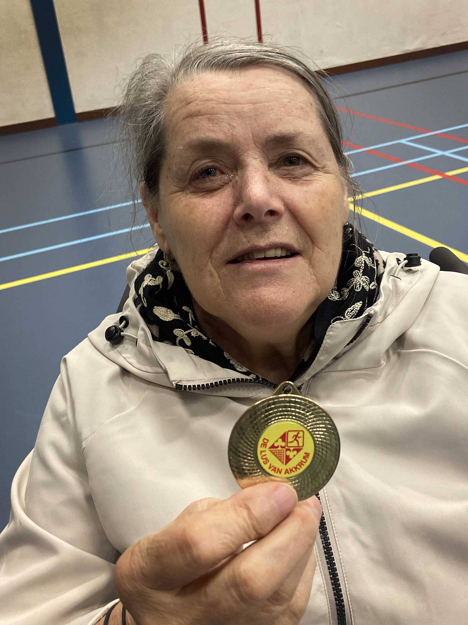250604 LusvanAkkrum Leppehiem deelnemers JennievanderHeideisblijmethaarverdiendemedaille2 c PiervanderHeide 1500