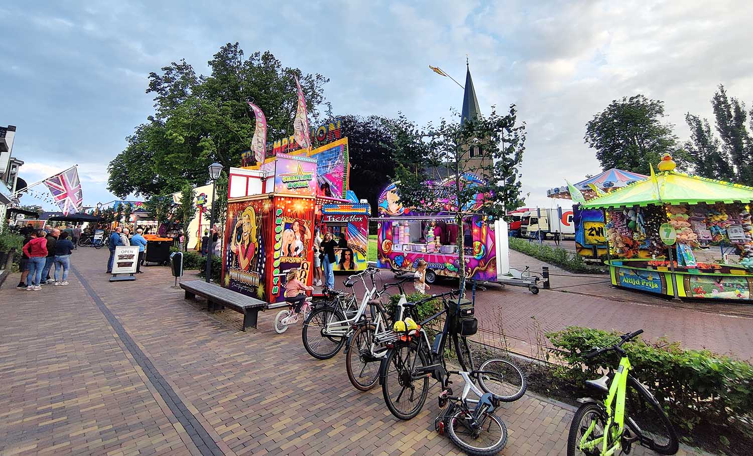 250626 Akkrum kermis 5 c Merkecommissie