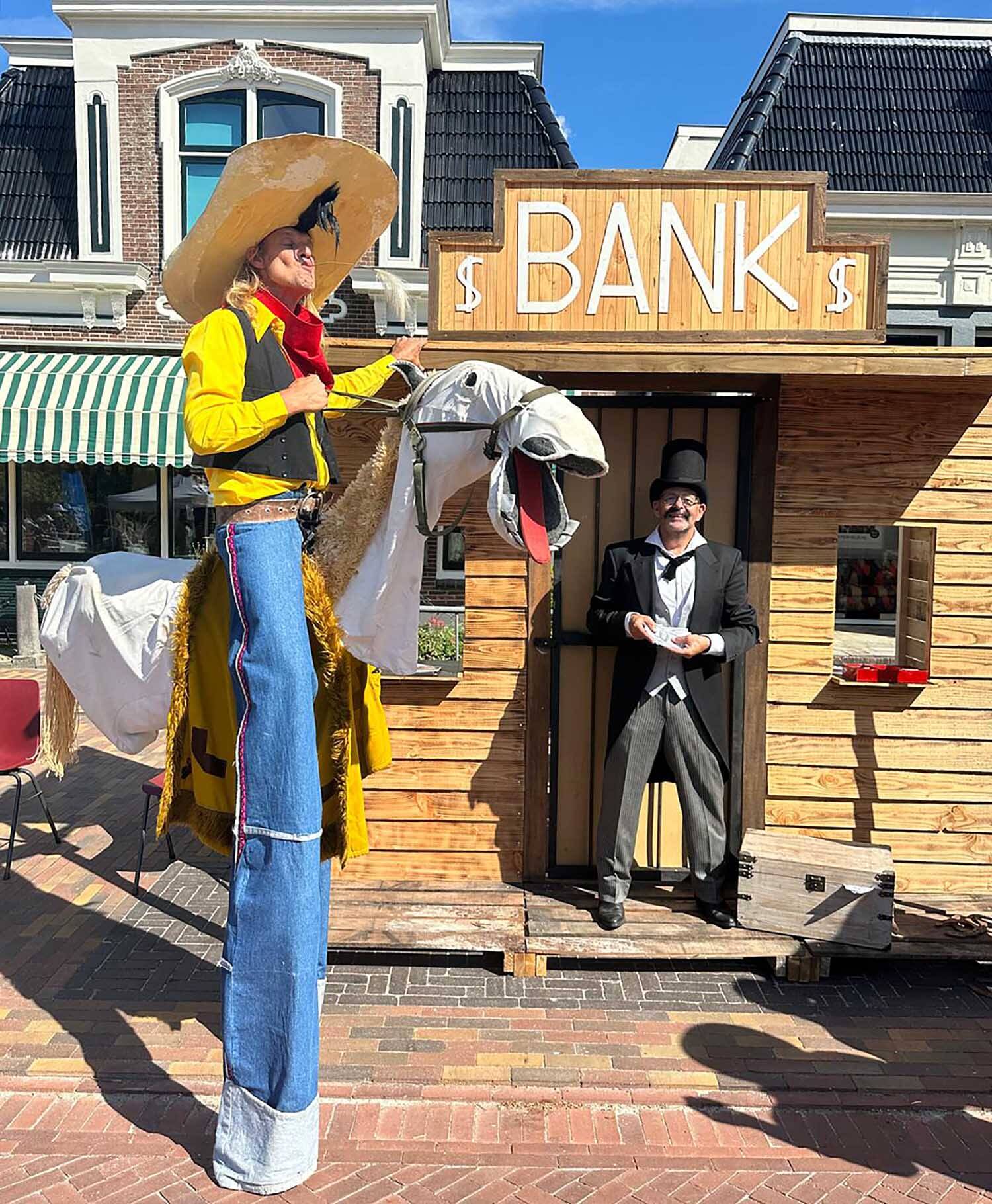 250906 Akkrum Westernfestival LuckyLukebijdebank c SietzeEelsingh