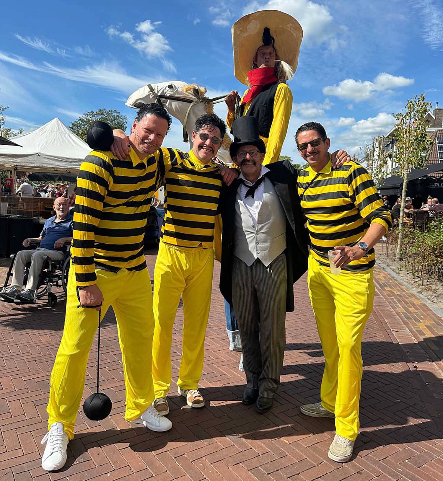 250907 Akkrum Westernfestival LuckyLuke Daltons bankdirecteur c SietzeEelsingh