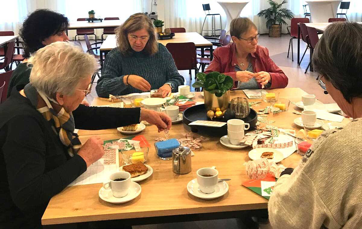 251202 Akkrum kerk Poiesz zegelsplakken