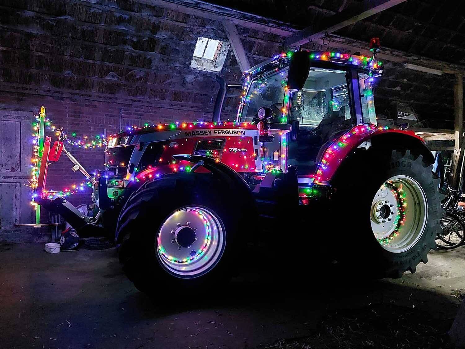 Boeren uit Nes (H) doen mee aan Lichtjestocht Grou