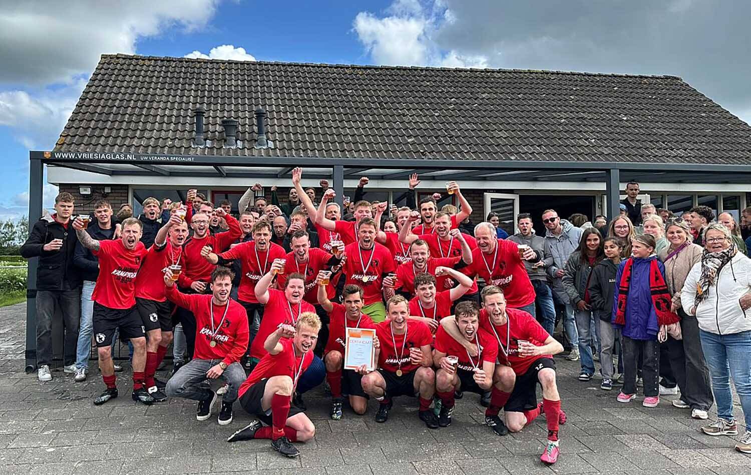 250504 VvAkkrum kampioen 12 SietzeEelsingh 1500