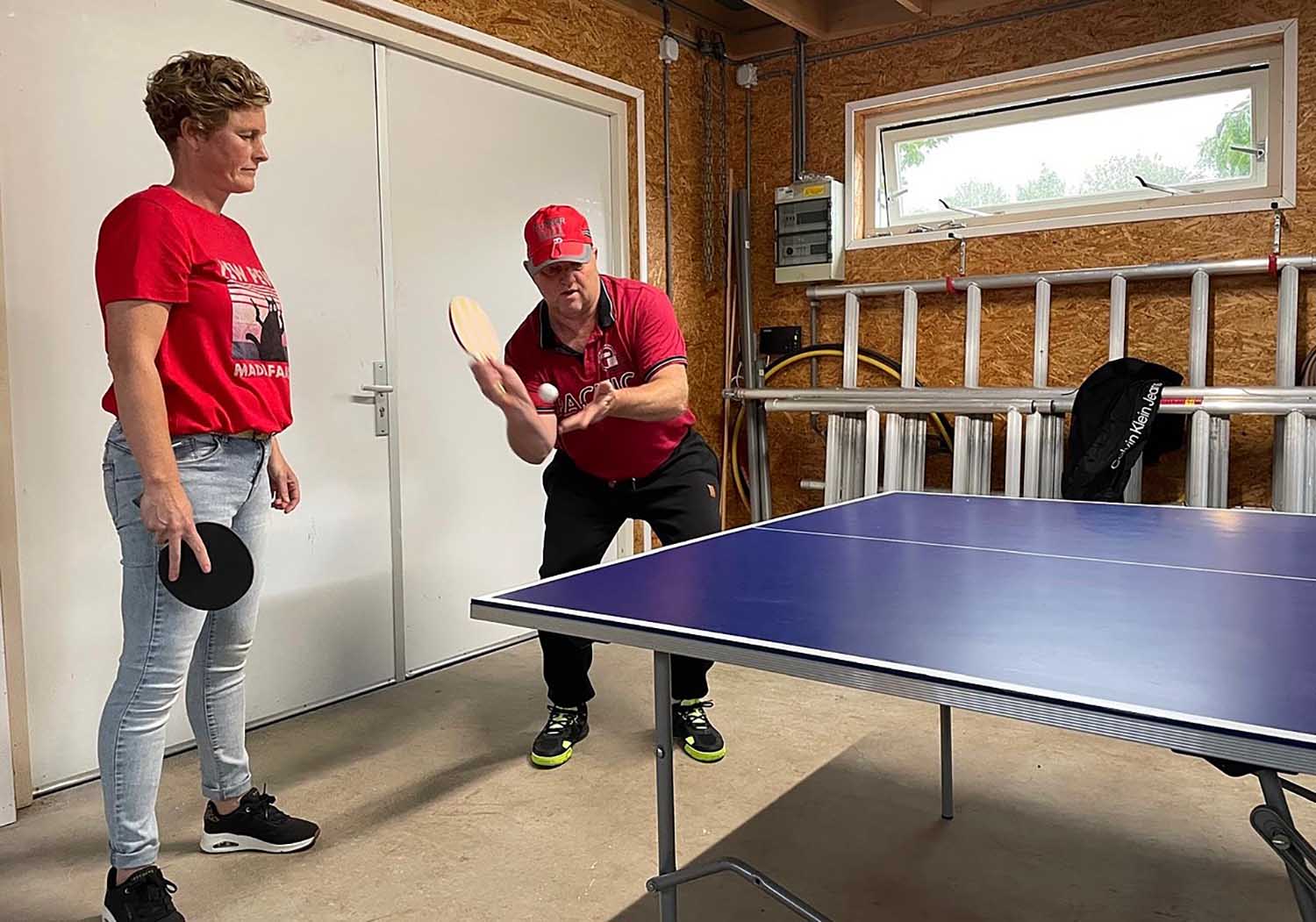 250911 Akkrum PingPong deelnemers MarkGoerresEstherSiebenga