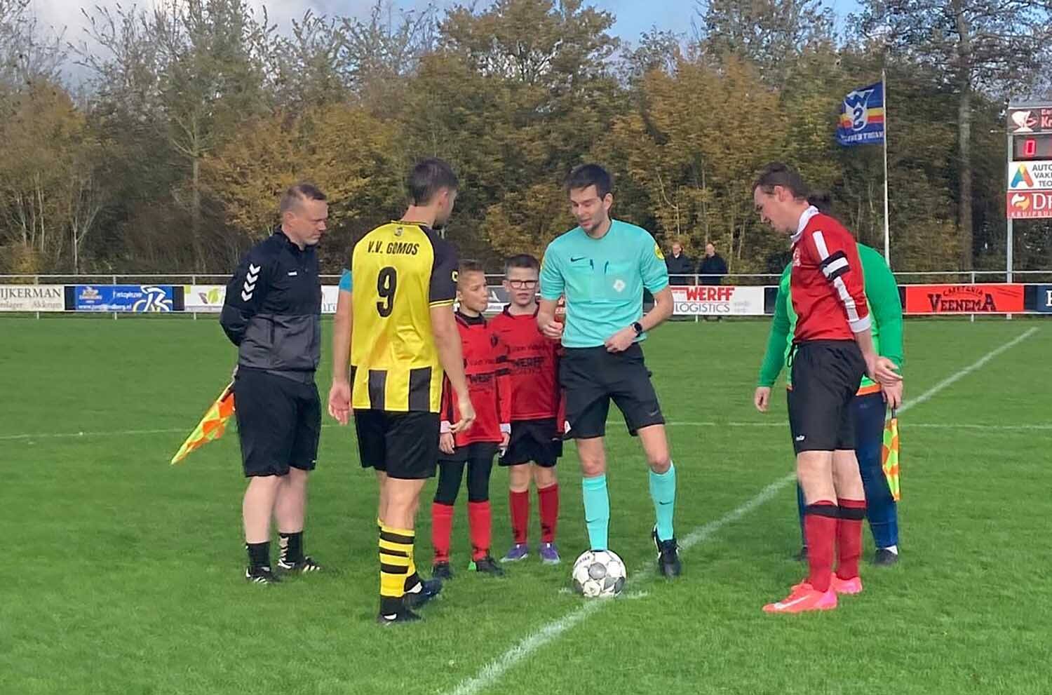 251105 Akkrum Voetbal Toss c VvAkkrum Toss