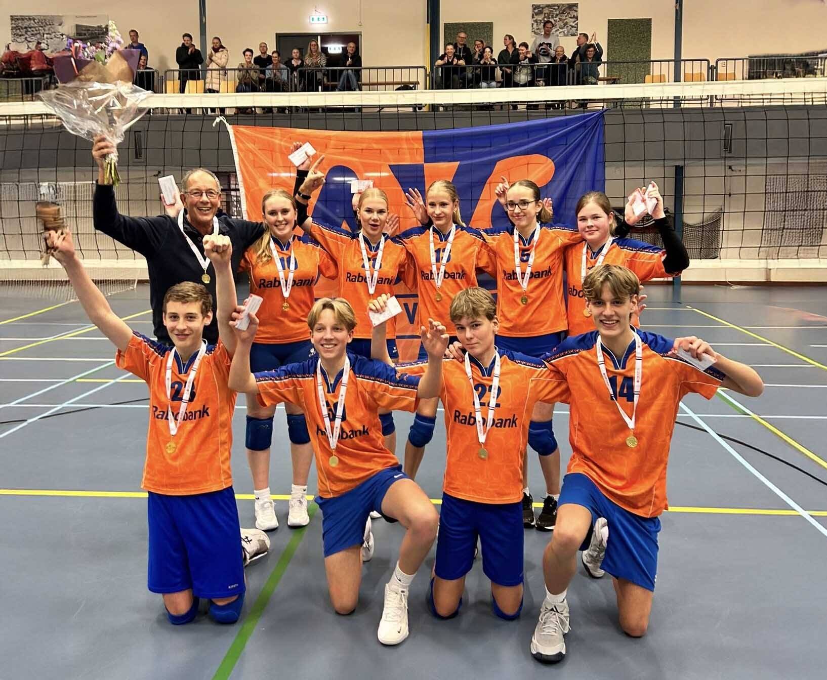 B-jeugdvolleybalteam AVC '69 ongeslagen kampioen