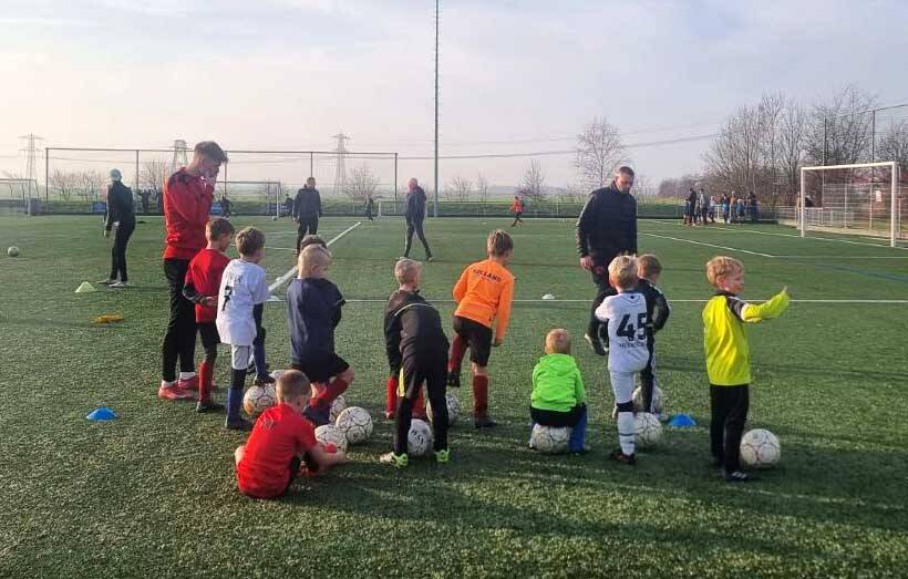251221 VvAkkrum Voetbalclinic 13 c VvAkkrum 1500