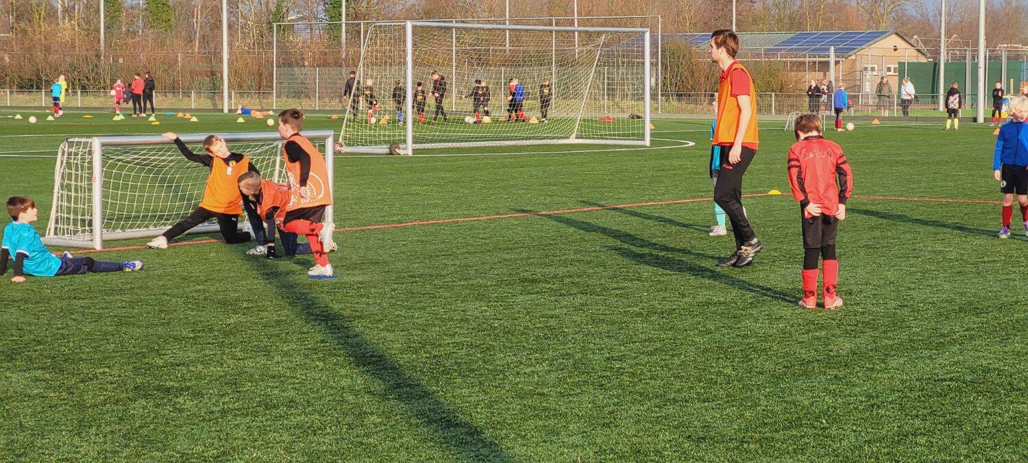 251221 VvAkkrum Voetbalclinic 17 c Noordoost nl 1500