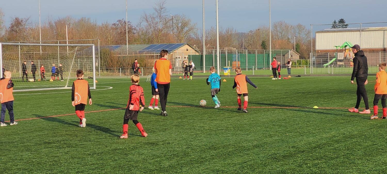 251221 VvAkkrum Voetbalclinic 25 c Noordoost nl 1500