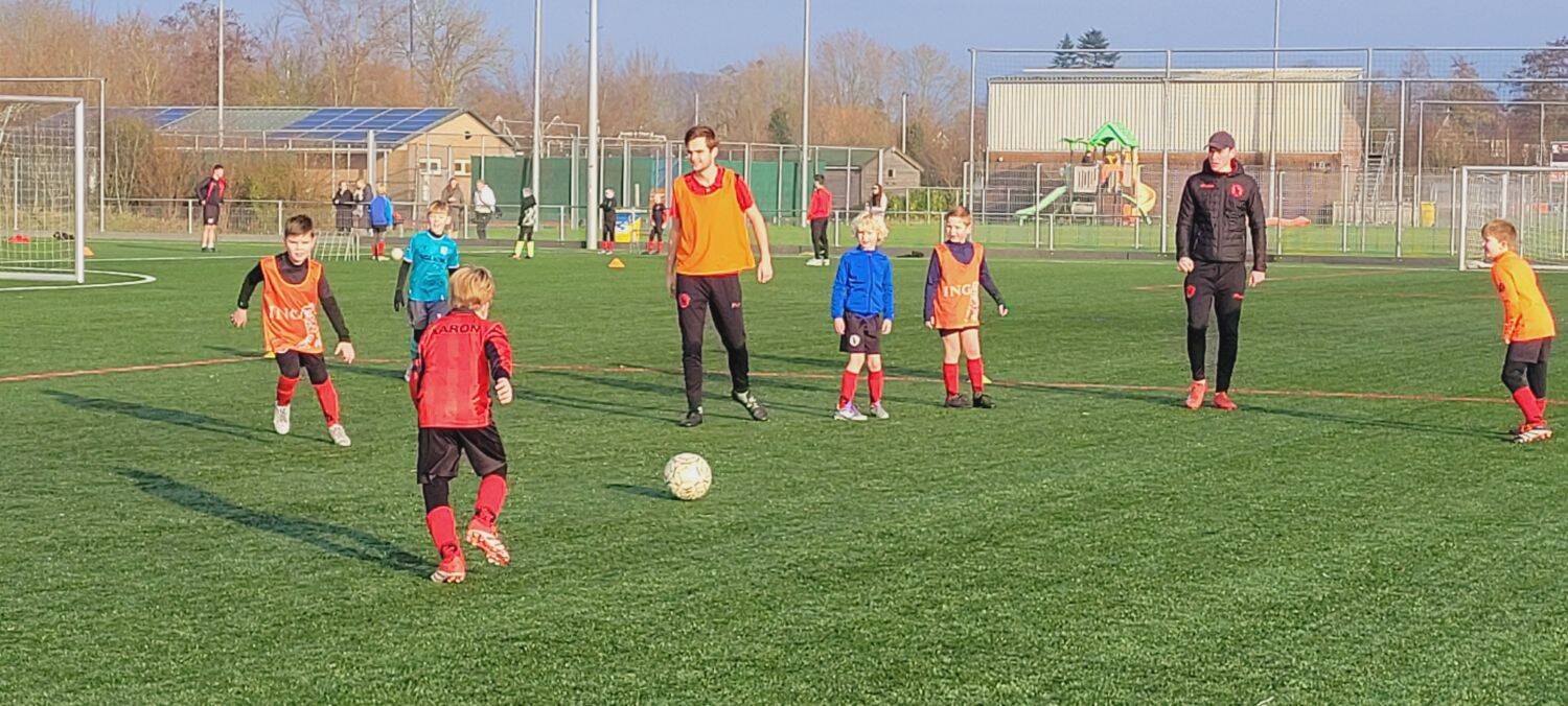 251221 VvAkkrum Voetbalclinic 26 c Noordoost nl 1500