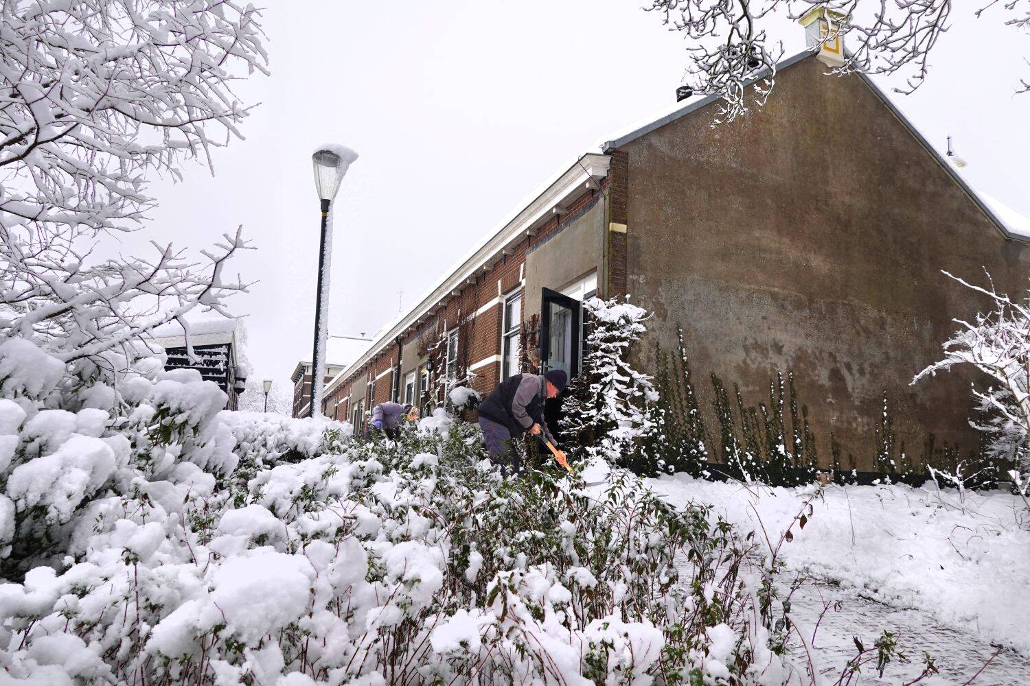 260105 Akkrum winter Coopersburg sneeuwschuivers 1500