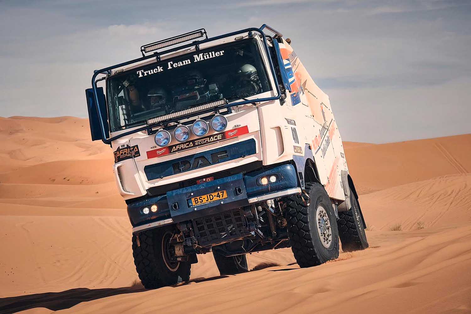 260212 AfricaEcoRace TeamMullerindewoestijn2