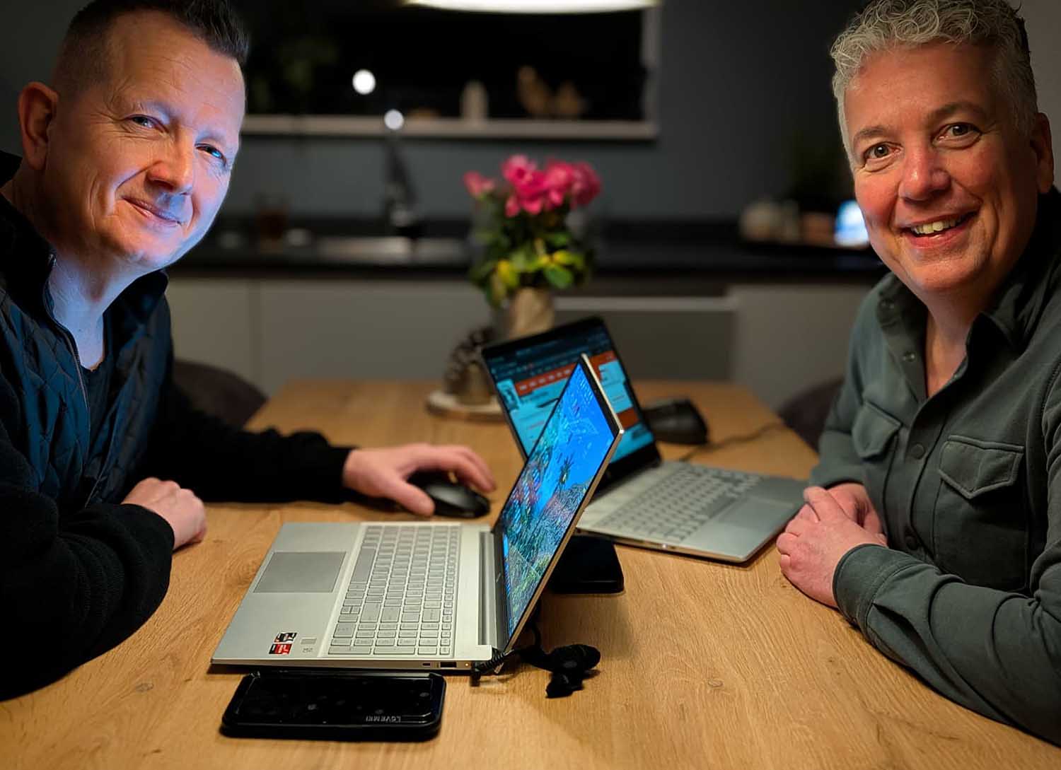 Opnamen op jubileumavond: voetbalclub Akkrum zingt eigen clublied in