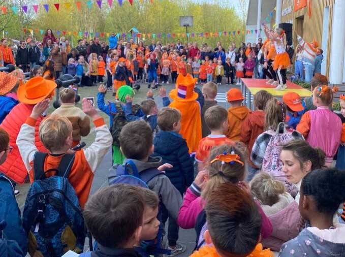 260417 Akkrum Koningsdag danseressenDsHasperschool