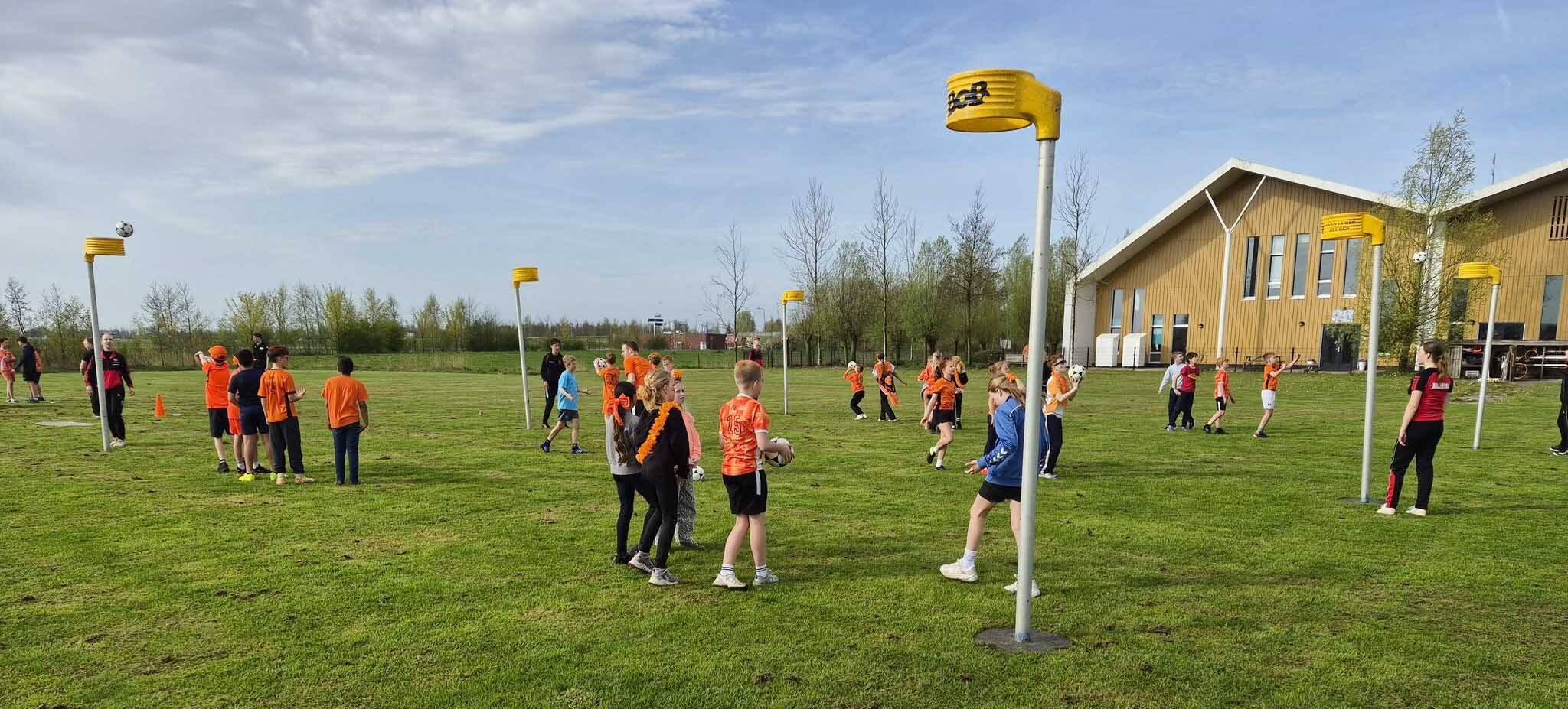 260417 Akkrum Koningsdag korfbal
