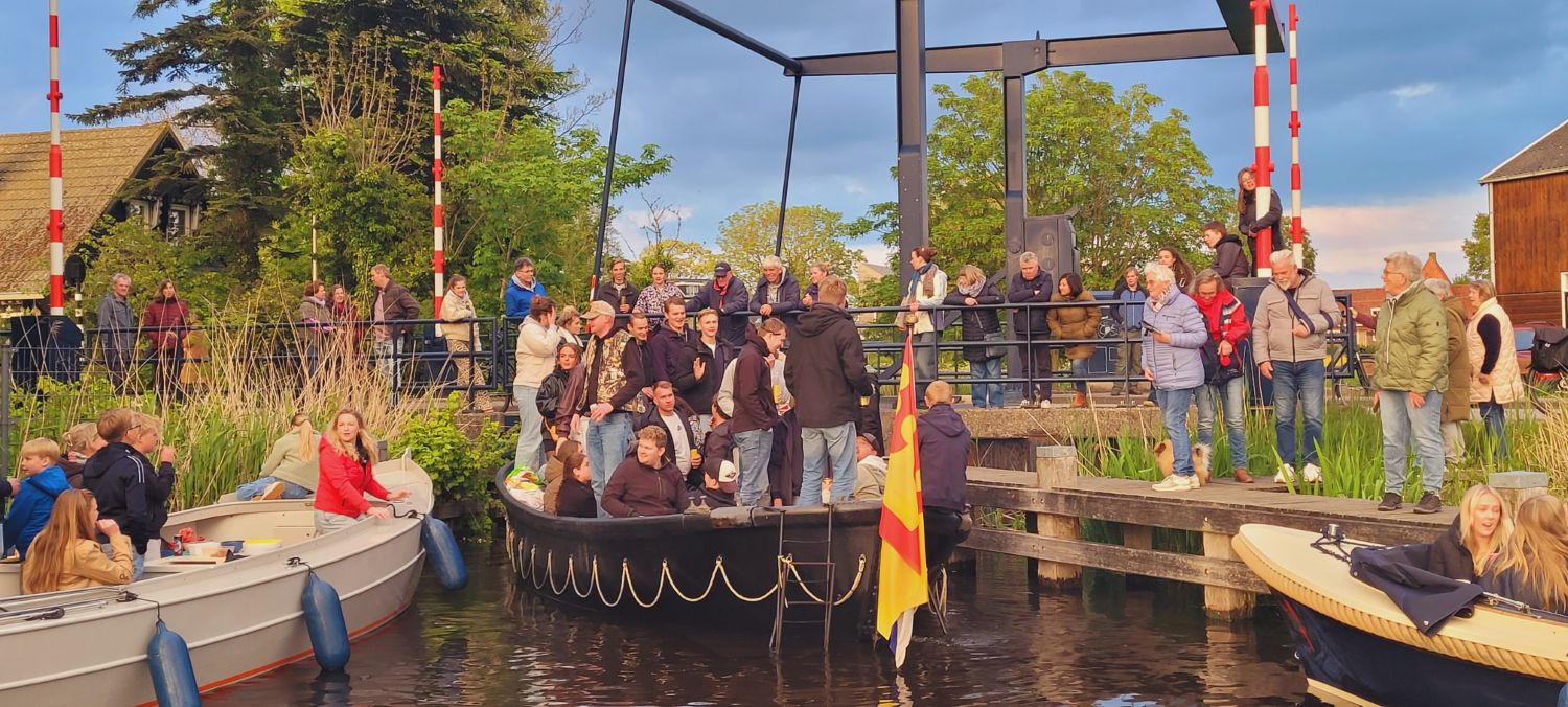 260516 Akkrum WatermuziekSpektakel opstopping UTwei brug 1500