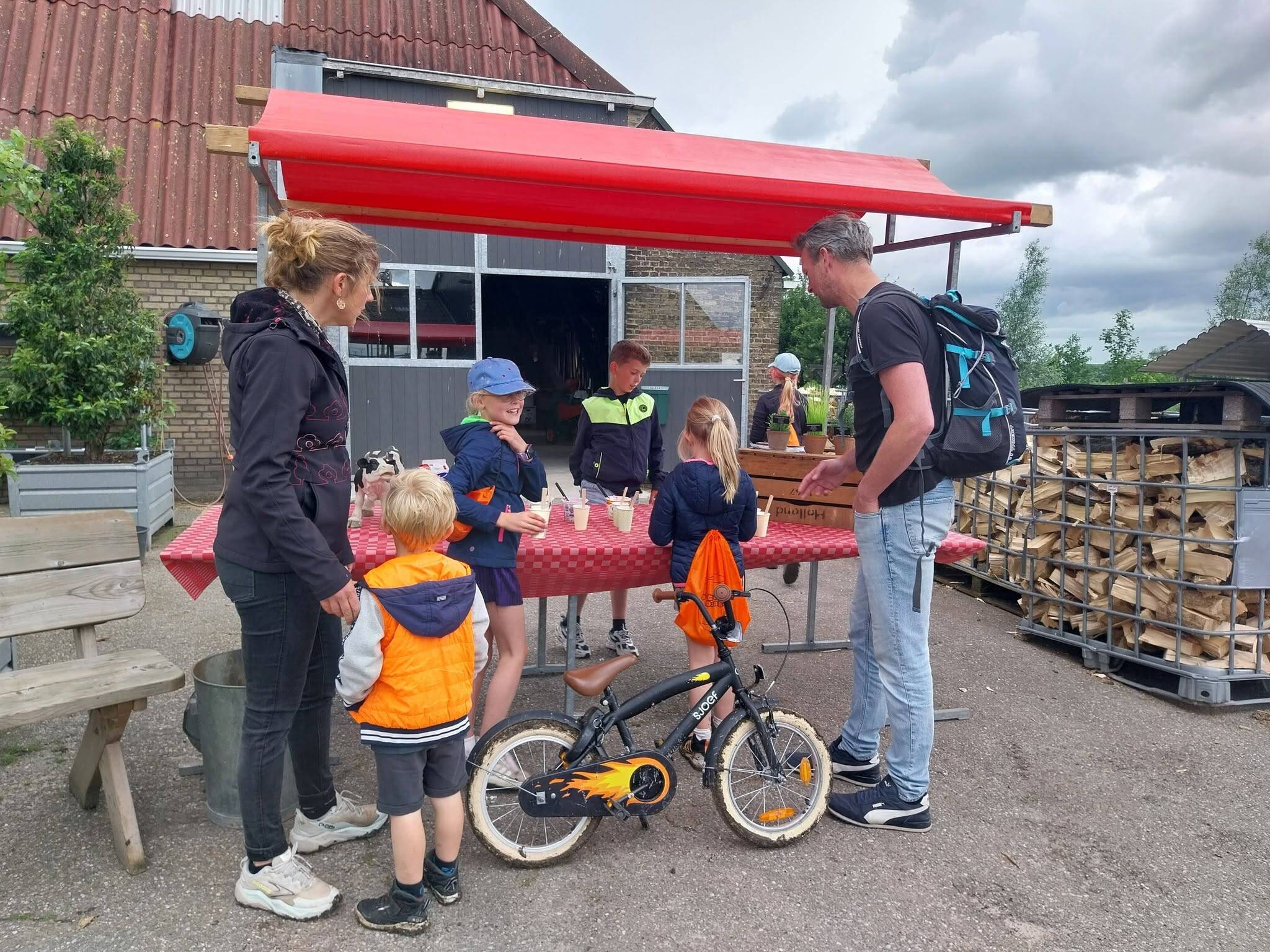 260609 Akkrum DeMeezinger AvondvoerdaagseGrou2 c DeMeezinger
