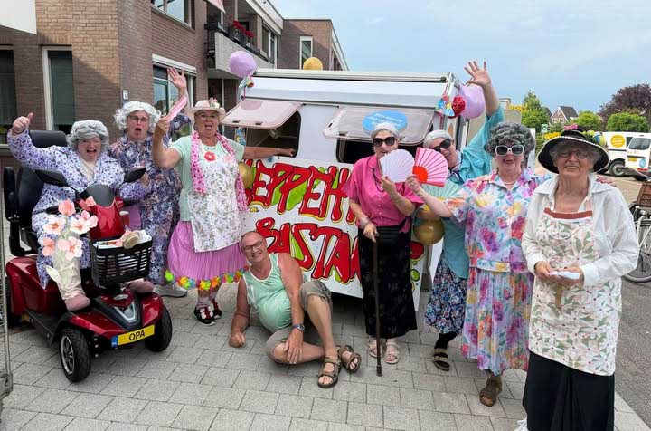 260627 Akkrum optocht LeppehiemBastards c Leppehiem