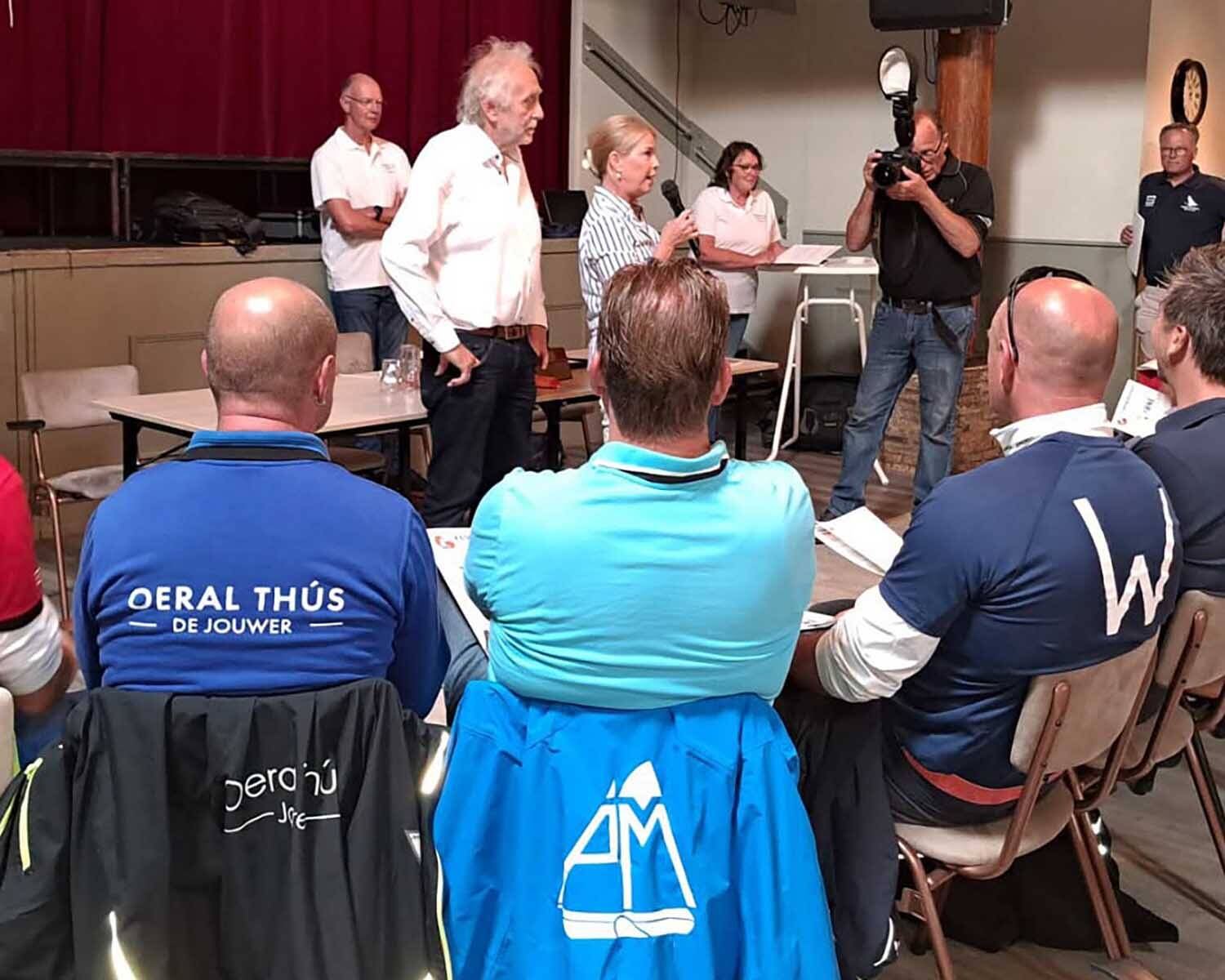 260721 Earnewald skutsjesilen Akkrum palaver c GemHeerenveen