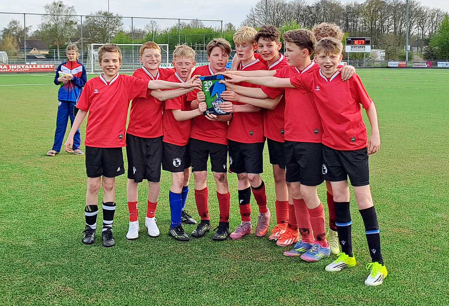 260410 Akkrum OBS kampioenschoolvoetbal