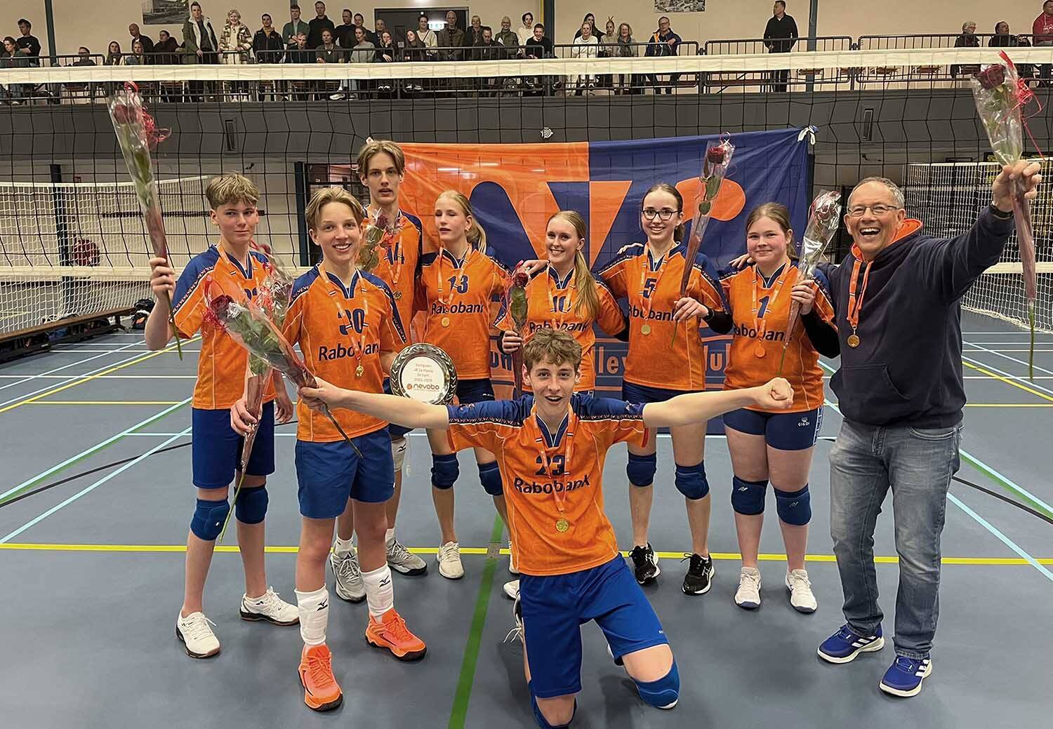 B-jeugd AVC ’69 weer overtuigend volleybalkampioen