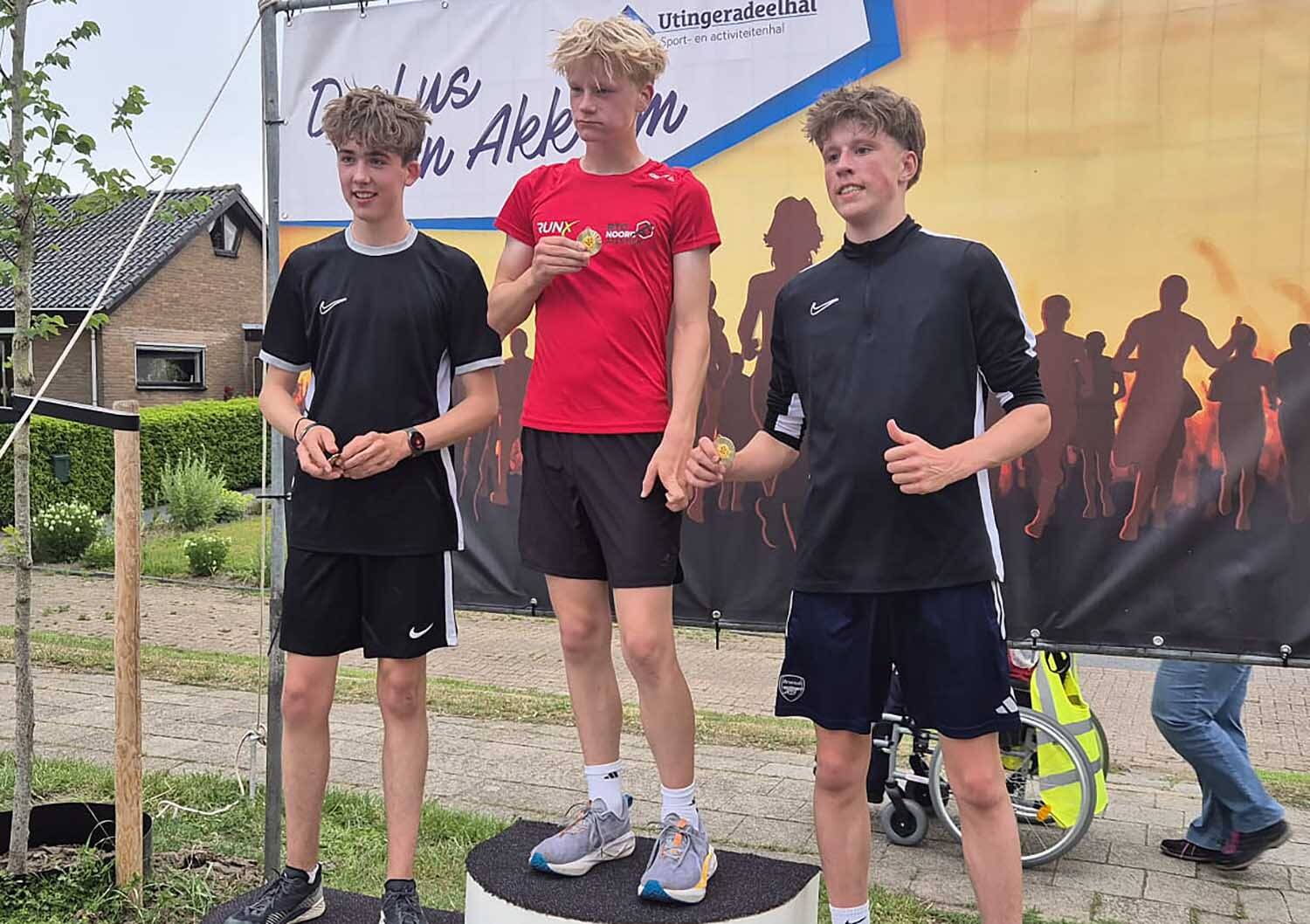 260603 Akkrum huldiging jongens 1500