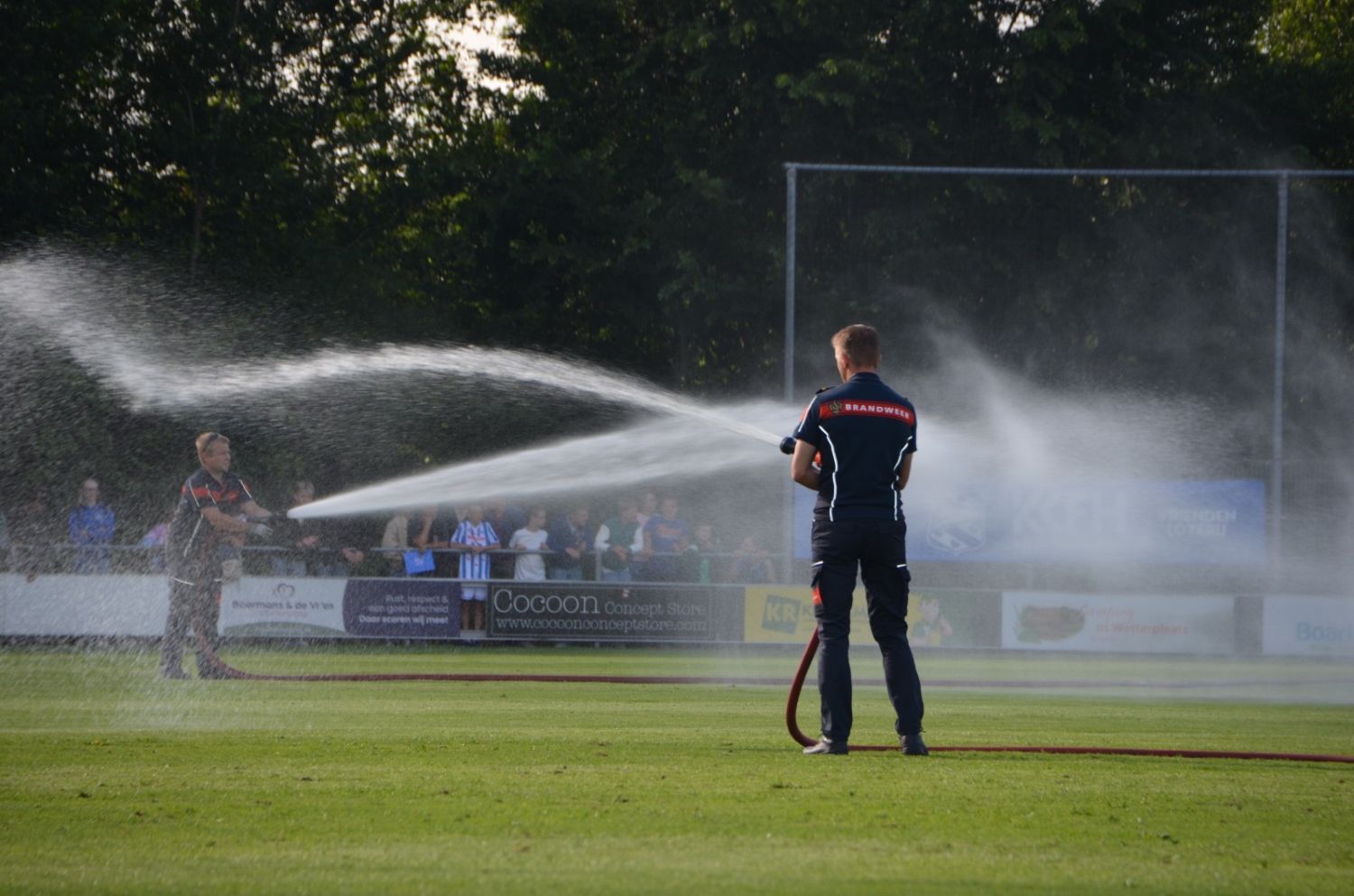 260703 Akkrum voetbal100jaar ScHeerenveenDeGraafschap 1 brandweer 1500