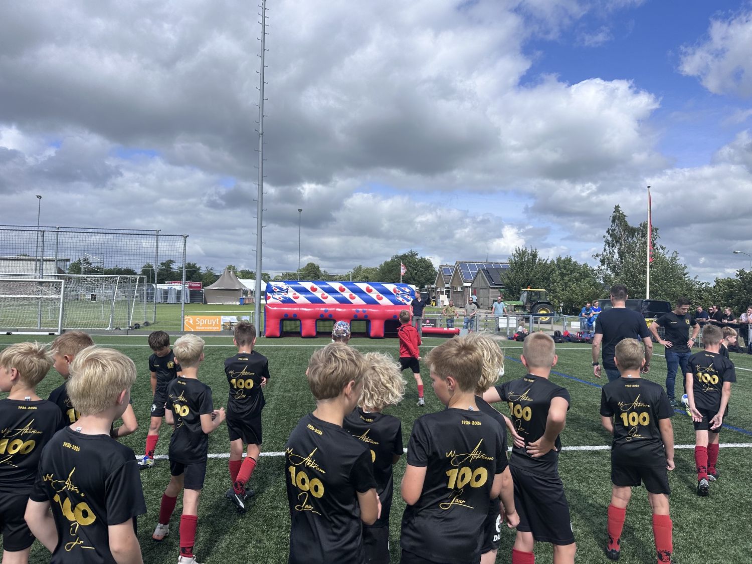 260703 Akkrum voetbal100jaar ScHeerenveenDeGraafschap 1 jeugdclinic3 1500
