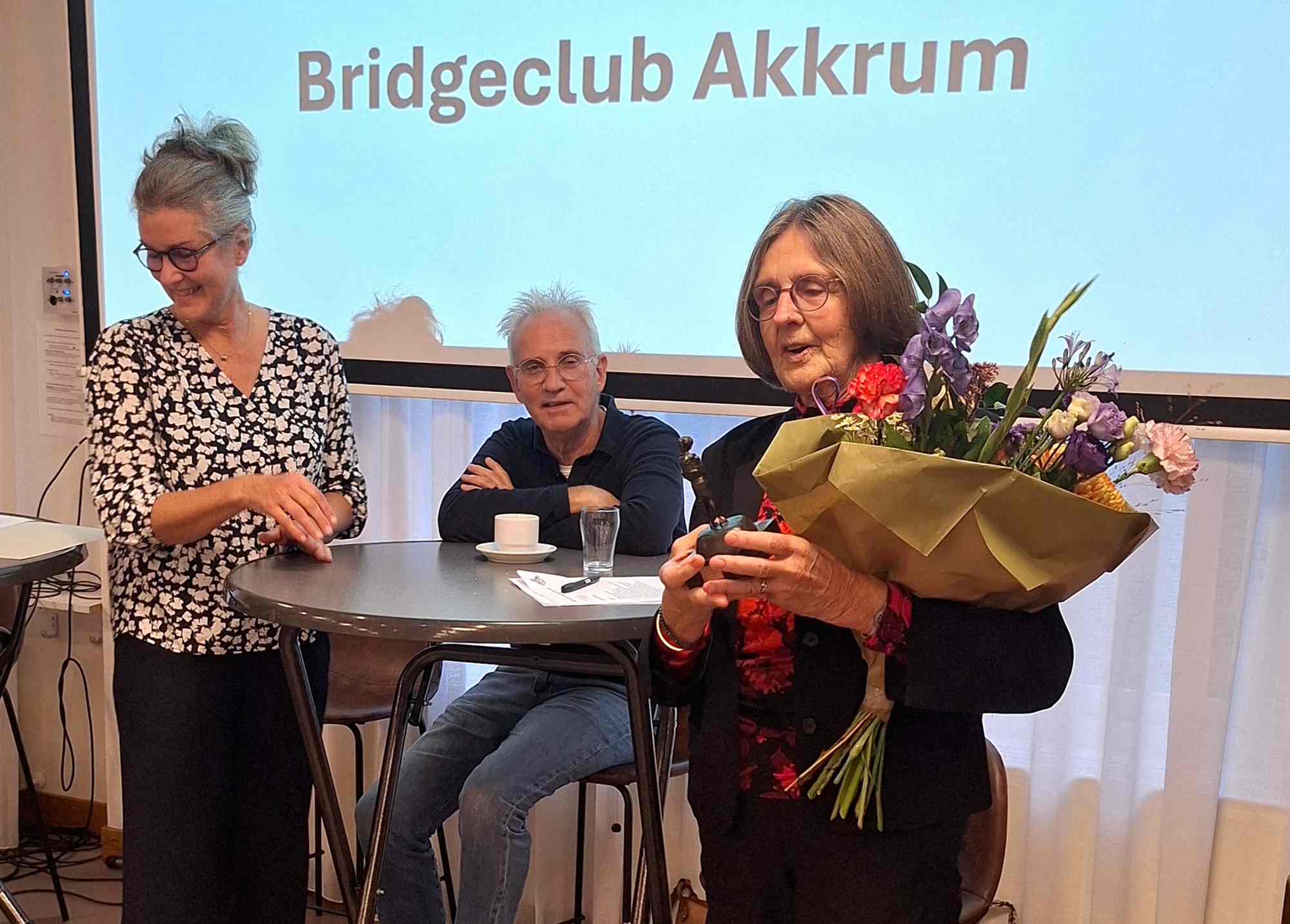 261006 Akkrum Bridgeclub onderscheiding IngridDam2