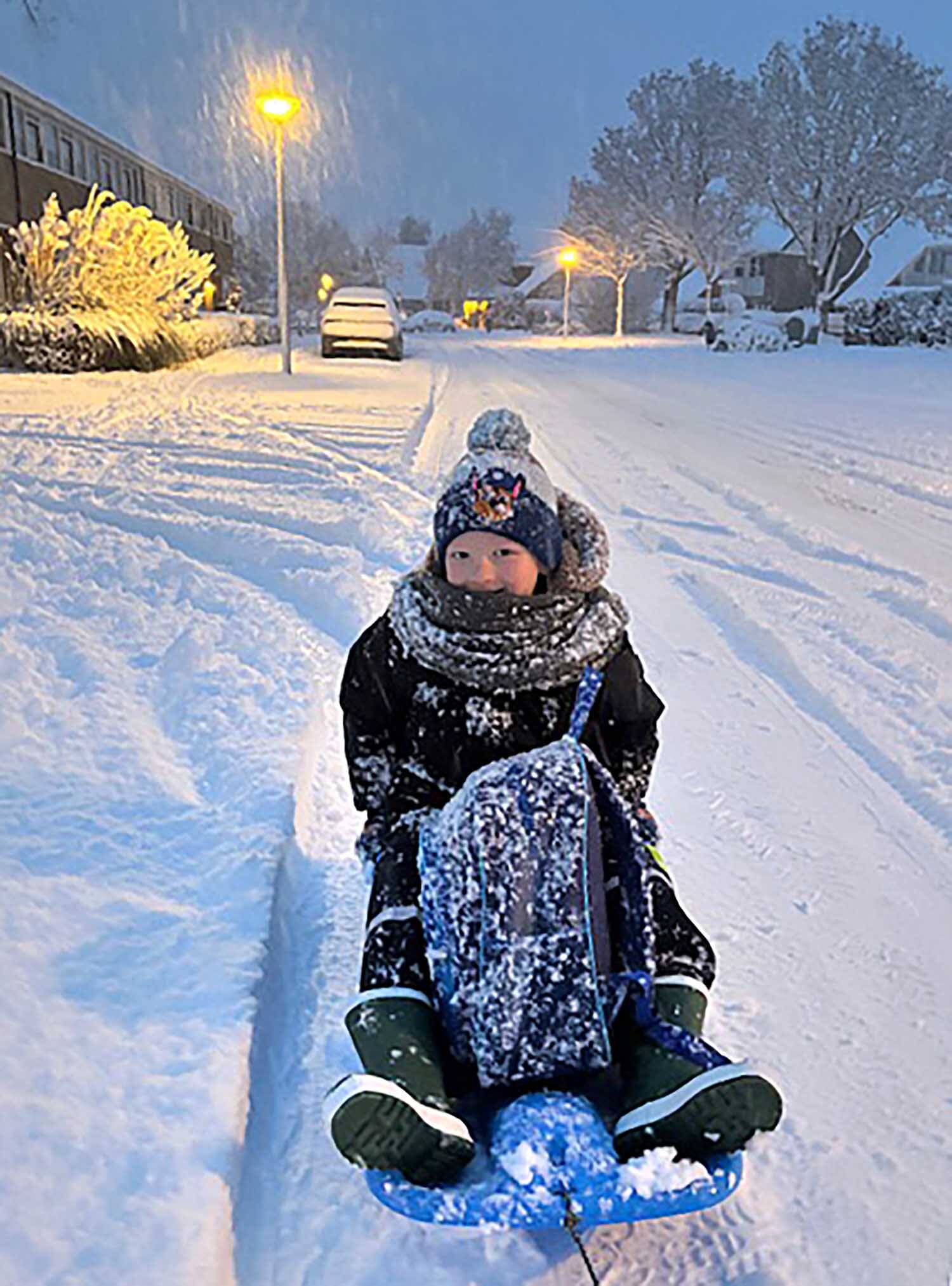 260107 Sneeuw slee JuriëndeBoer4jaar AriannedeBoer