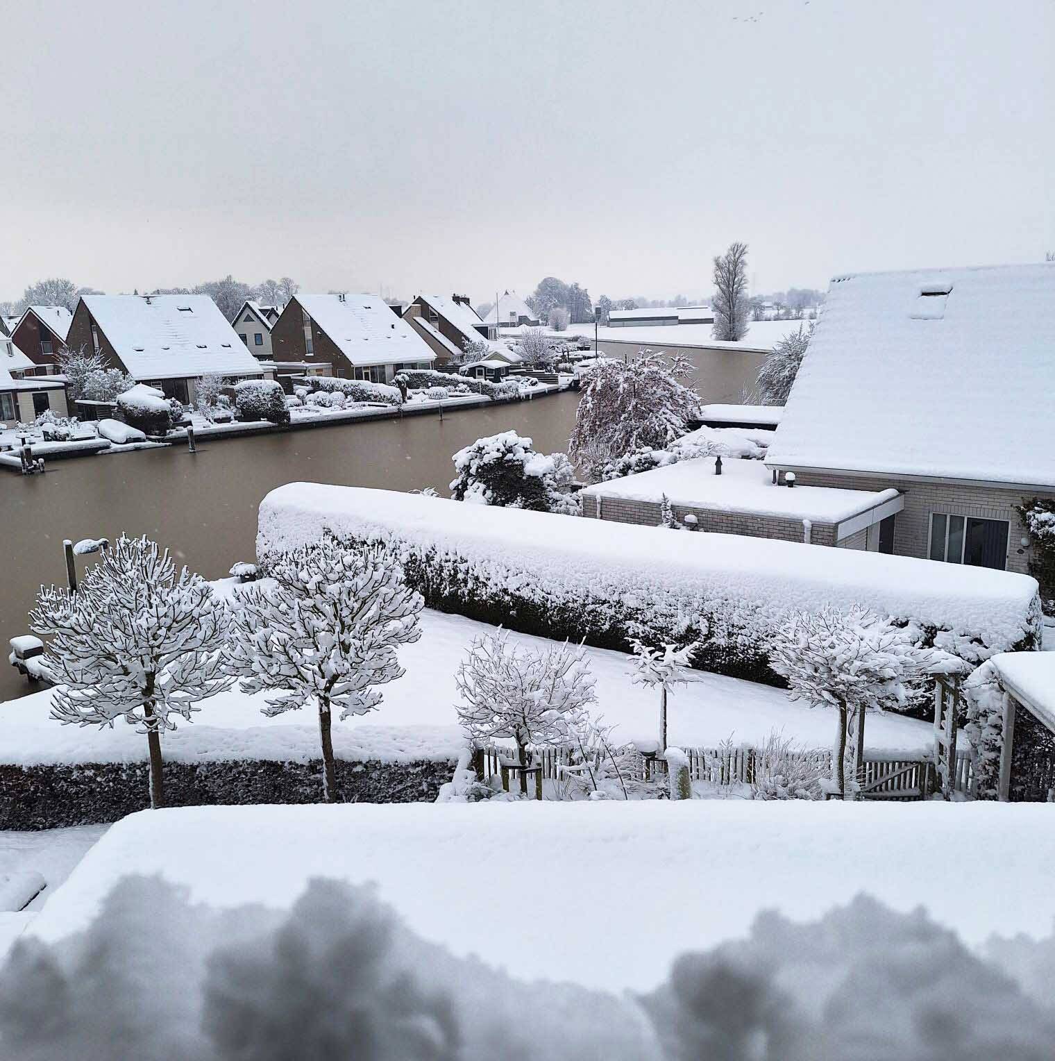 260106 Akkrum sneeuw TillZuidema