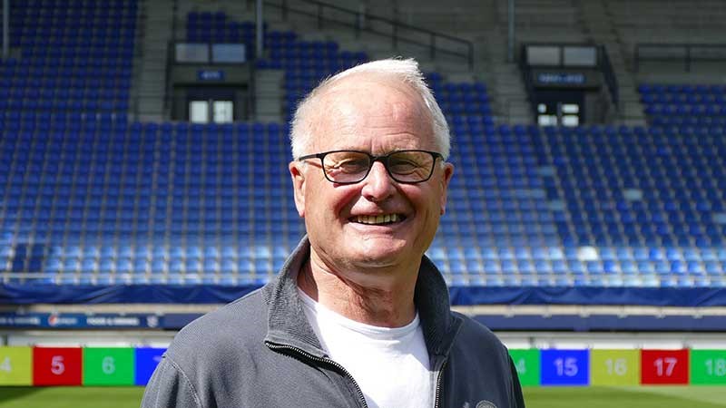 Foppe de Haan opent Koningsspelen in Akkrum
