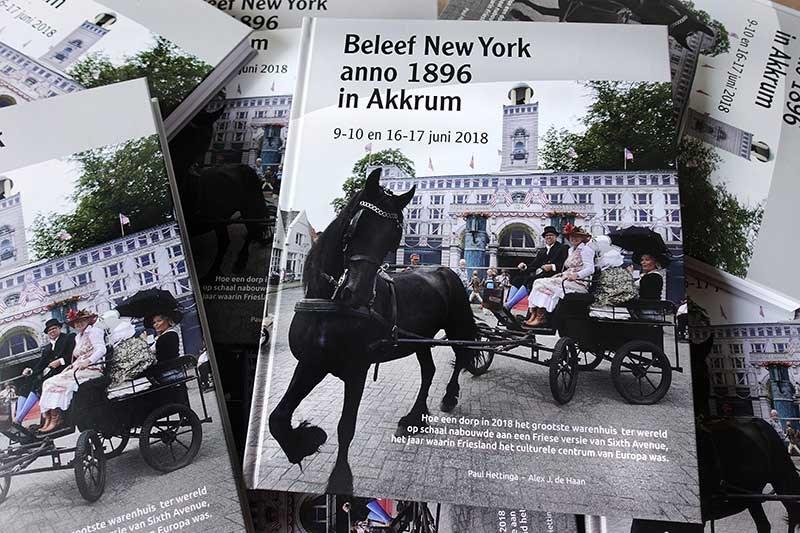 Extra exemplaren van boek over New York in Akkrum
