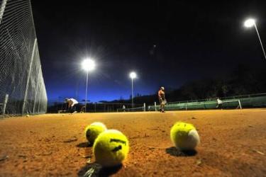 ‘’Groot tennistoernooi in Heerenveen en in Akkrum