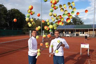 Landelijke topspelers geven demo op Tennisdag Akkrum
