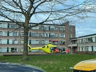 Traumaheli landt in Akkrum voor allergische patiënt