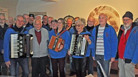 Serenade aan huis voor 87-jarige accordeonist