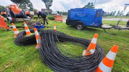 Hobbels bij aanleg glasvezelkabel in Akkrum voor tankstation Idaerd