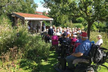 Zonnige muziek- en verhalenmiddag in Lantearnetún