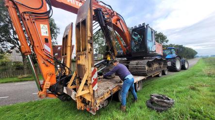 Hekkelen van sloten rondom Akkrum-Nes weer gestart