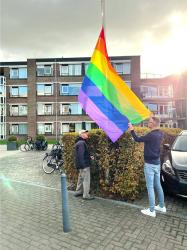 Viering vijf jaar regenbooggemeente gaat aan buitendorpen voorbij