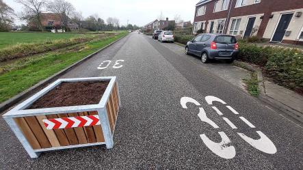 Verkeersremmers op UT-wei Akkrum doen hun werk 