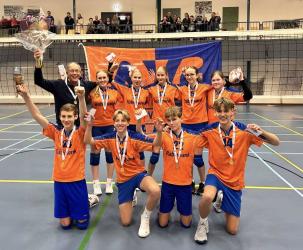 B-jeugdvolleybalteam AVC '69 ongeslagen kampioen