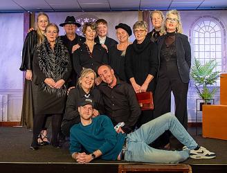 Spelers Dreamteater Akkrum klaar voor première Stokjes