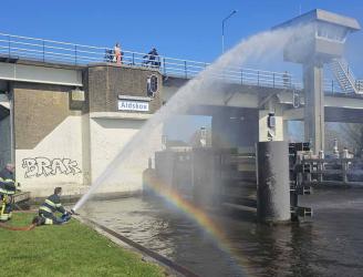 Raadsel: brand op remmingwerk in midden PM-kanaal bij Oude Schouw